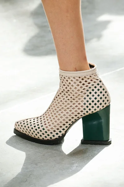 Look 27